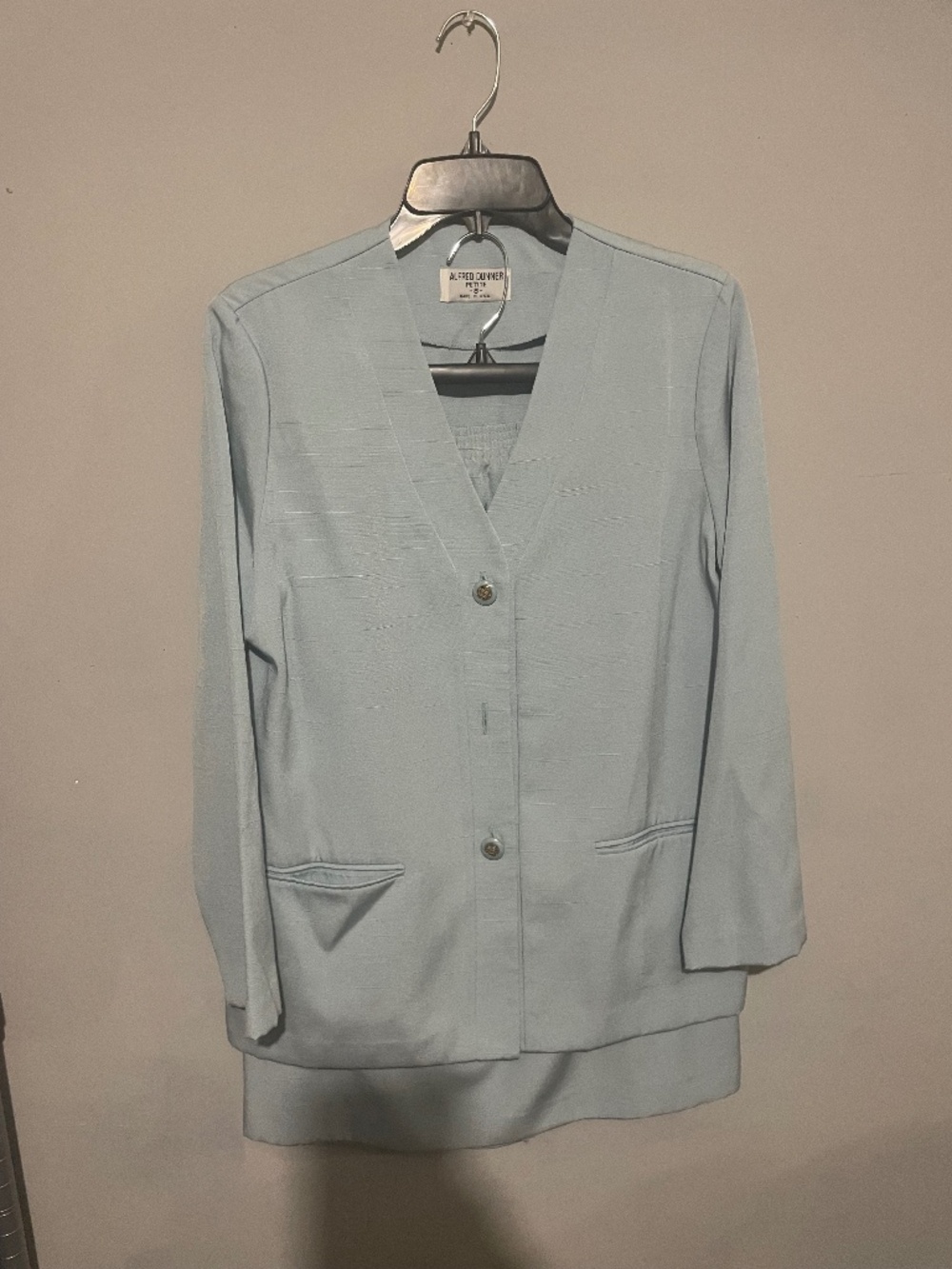 Alfred Dunner women’s size 8P light blue skirt suit